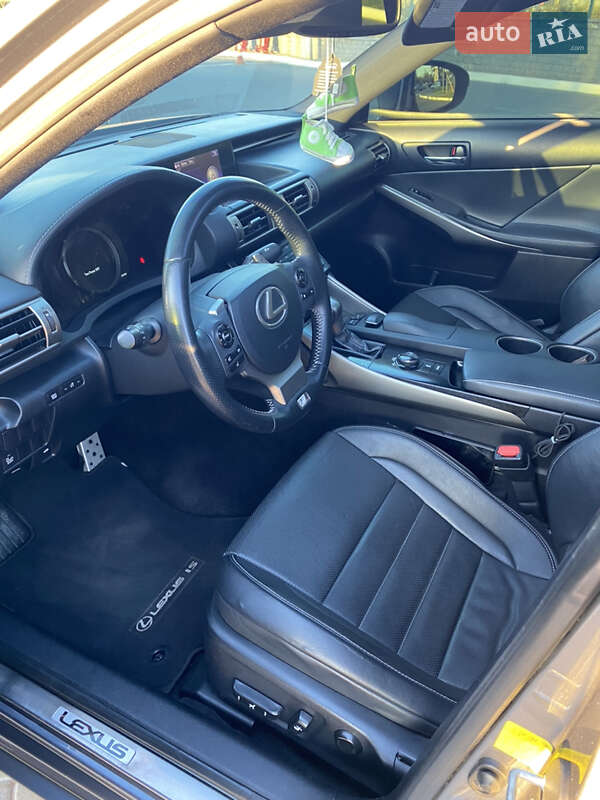 Седан Lexus IS 2013 в Одессе