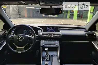Lexus IS 2015