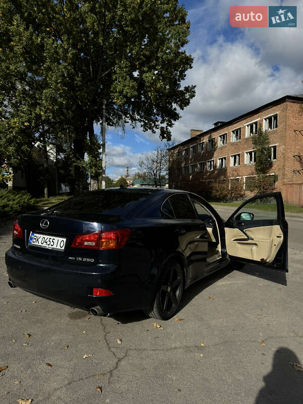 Седан Lexus IS 2007 в Рокитном