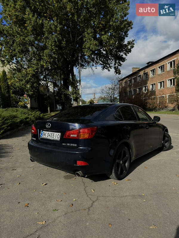 Седан Lexus IS 2007 в Рокитном