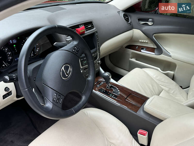 Седан Lexus IS 2010 в Киеве фото 4 Седан Lexus IS 2010 в Киеве