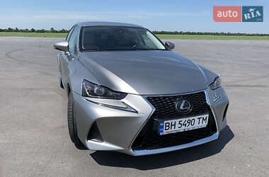 Седан Lexus IS 2018 в 
