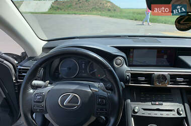 Седан Lexus IS 2018 в 