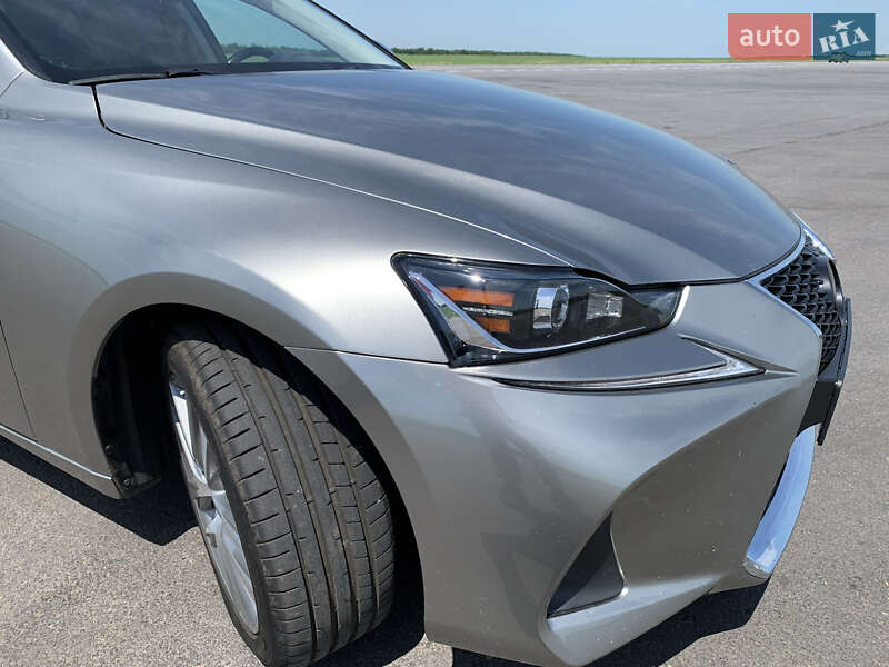 Седан Lexus IS 2018 в Одессе