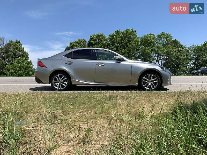 Седан Lexus IS 2018 в Одессе