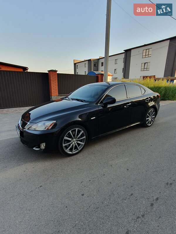Седан Lexus IS 2007 в Виннице