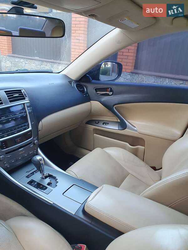Седан Lexus IS 2007 в Виннице