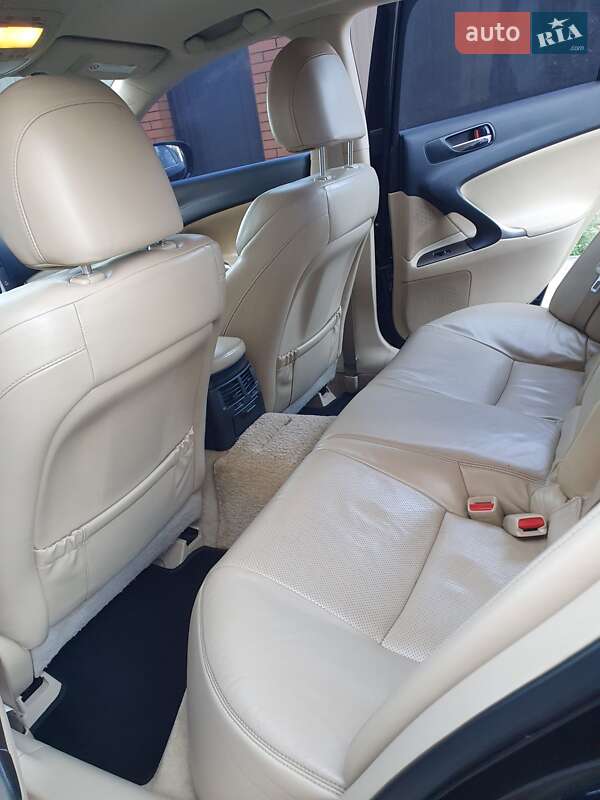 Седан Lexus IS 2007 в Виннице