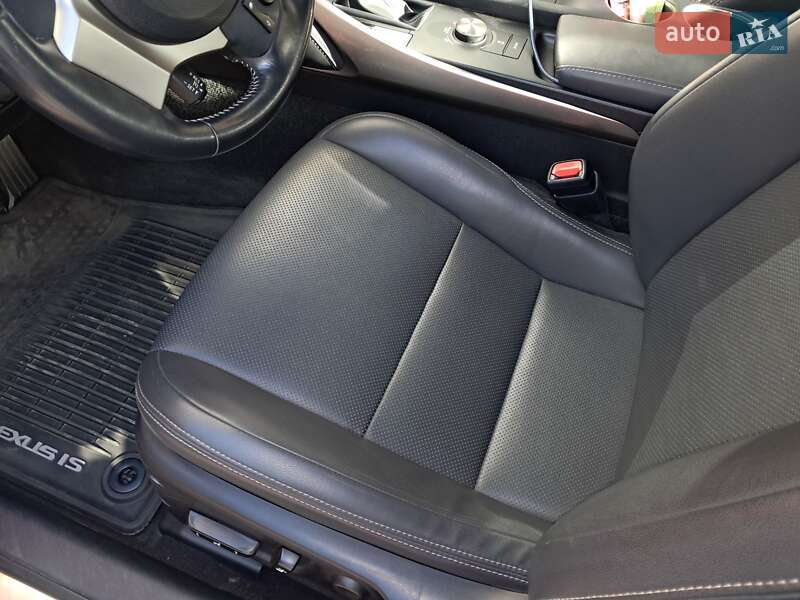 Седан Lexus IS 2015 в Измаиле фото 13 Седан Lexus IS 2015 в Измаиле