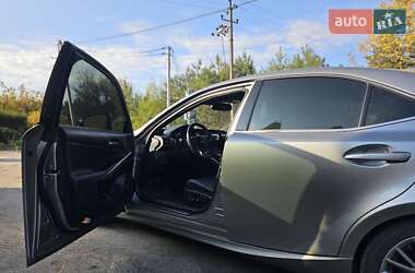 Седан Lexus IS 2015 в 
