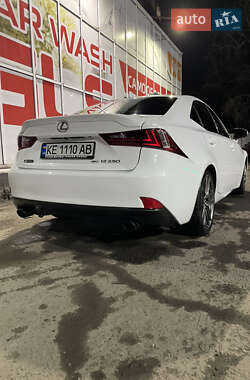 Седан Lexus IS 2015 в Дніпрі