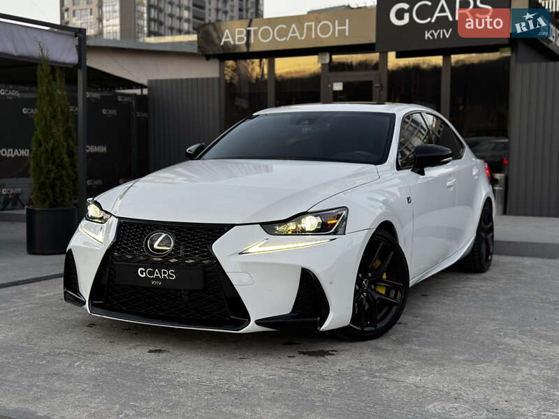 Lexus IS 2017