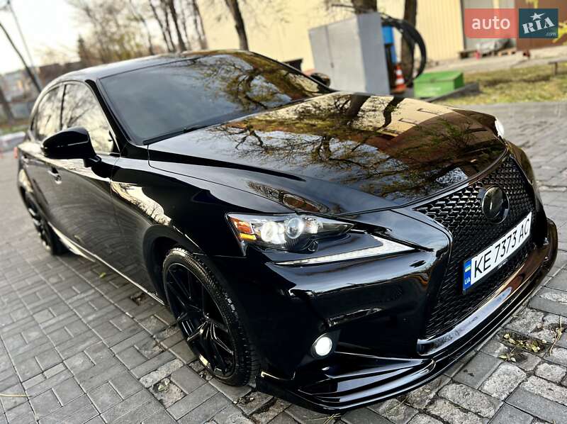 Седан Lexus IS 2015 в Дніпрі