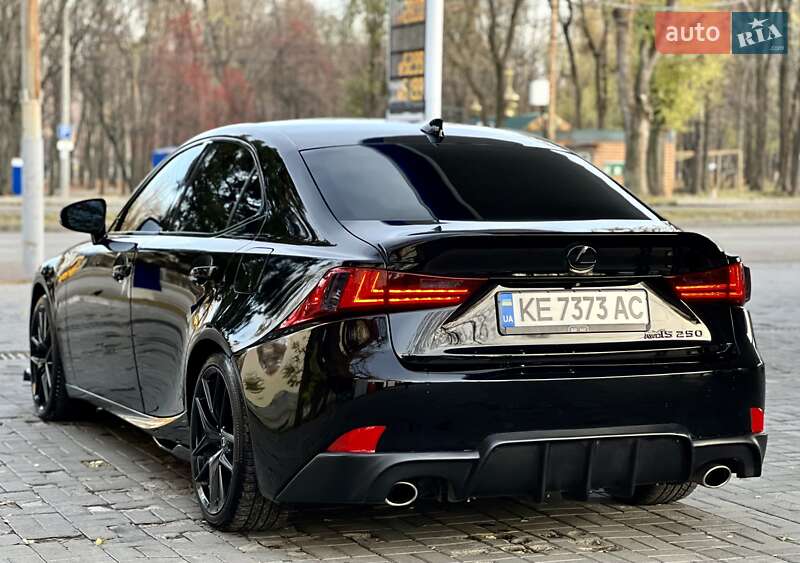 Седан Lexus IS 2015 в Дніпрі