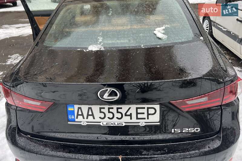 Седан Lexus IS 2015 в Киеве