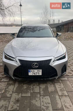 Седан Lexus IS 2022 в Києві