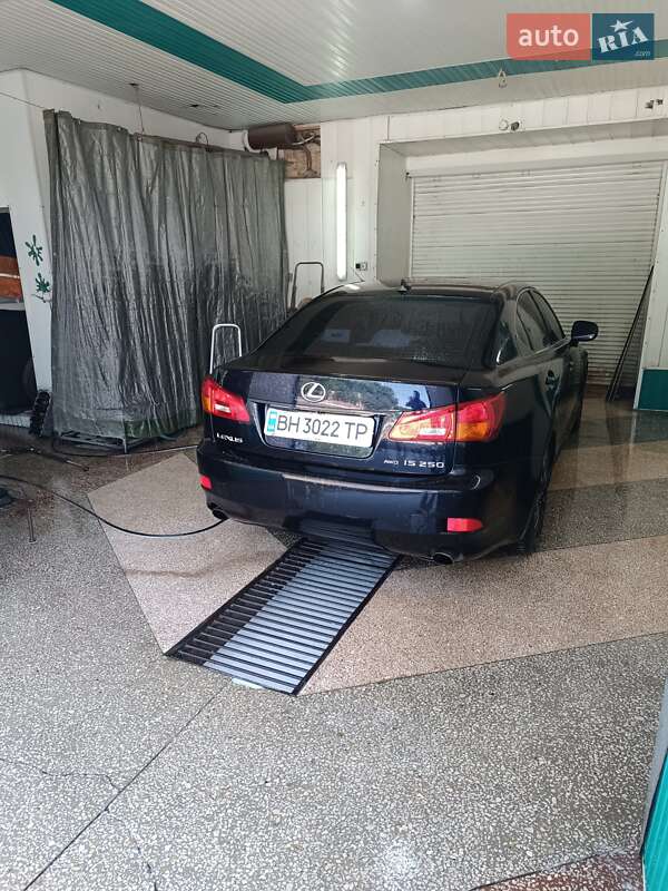 Седан Lexus IS 2006 в Измаиле