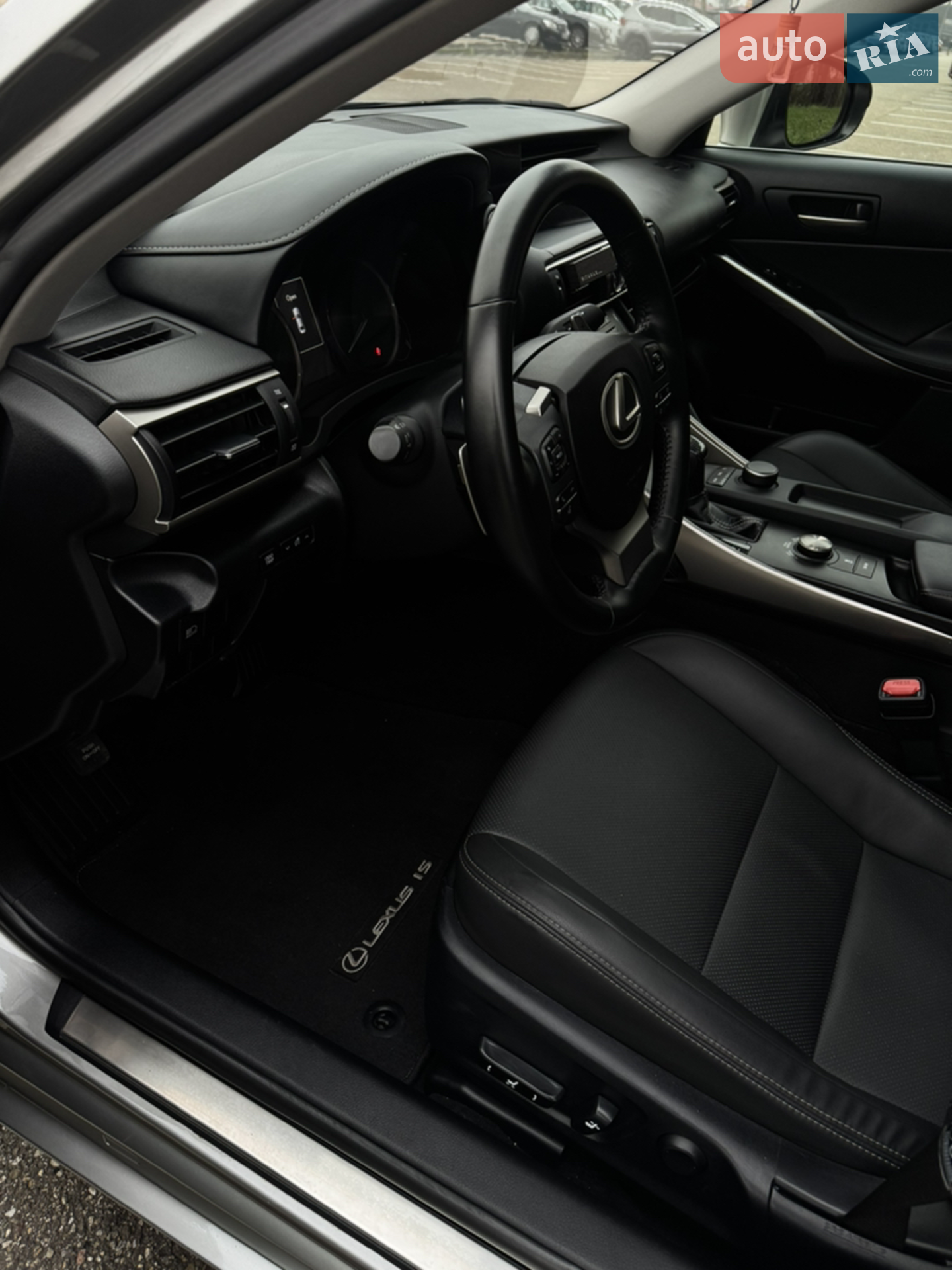 2017 Lexus IS - мініатюра 10