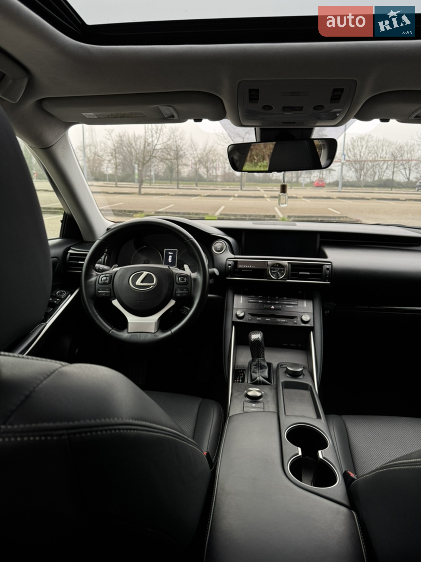 2017 Lexus IS - мініатюра 13