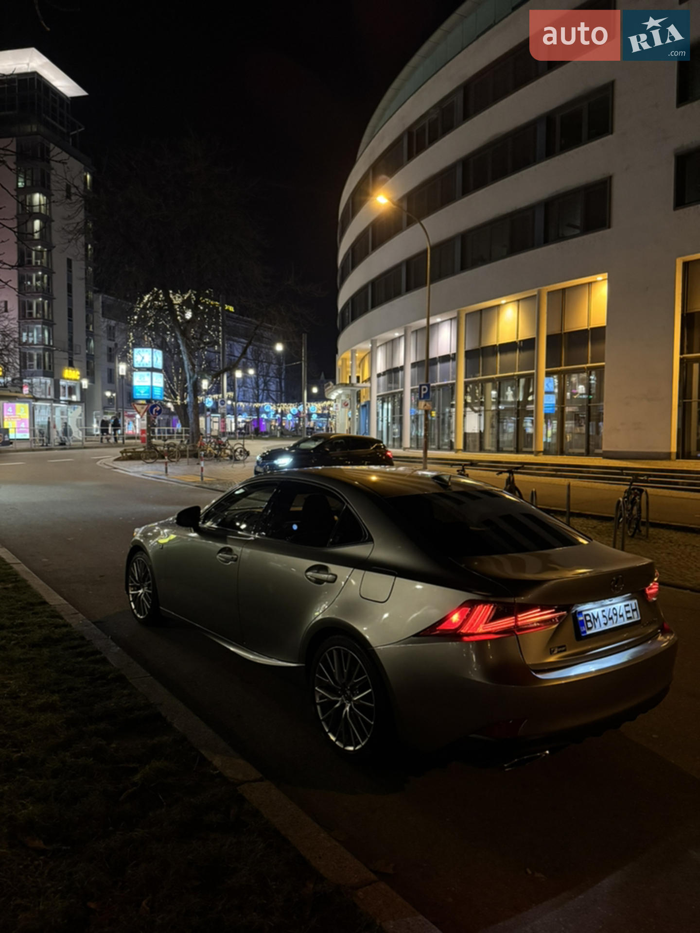 2017 Lexus IS - фото 1