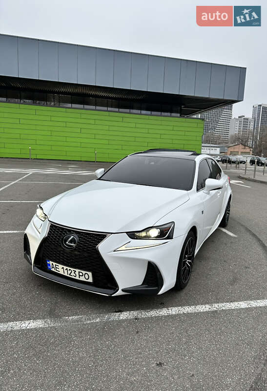 Седан Lexus IS 2017 в Києві