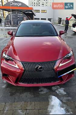 Седан Lexus IS 2015 в Львові