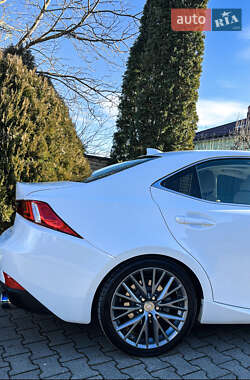 Седан Lexus IS 2014 в 