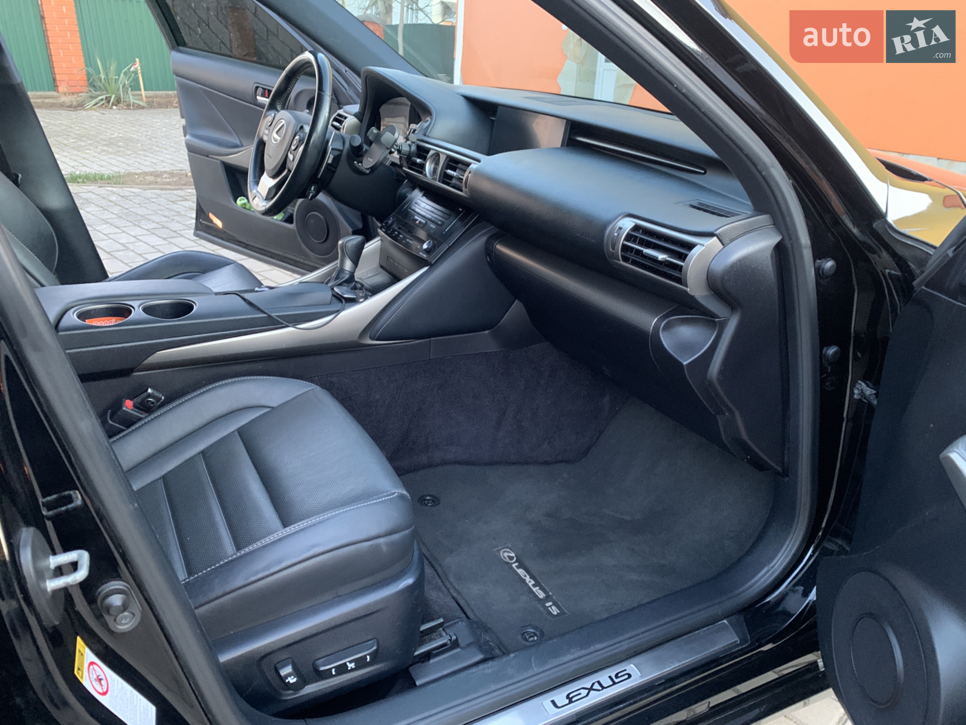 2014 Lexus IS - мініатюра 19