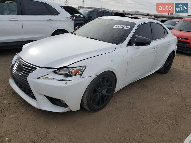 Седан Lexus IS 2015 в 