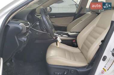 Седан Lexus IS 2015 в 