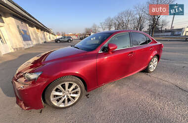 Седан Lexus IS 2015 в Львові