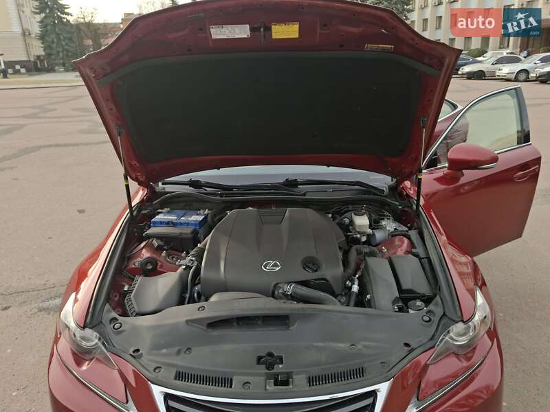 Седан Lexus IS 2013 в Хмельницком