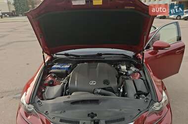 Седан Lexus IS 2013 в 