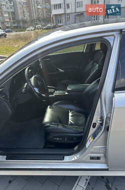 Седан Lexus IS 2010 в 