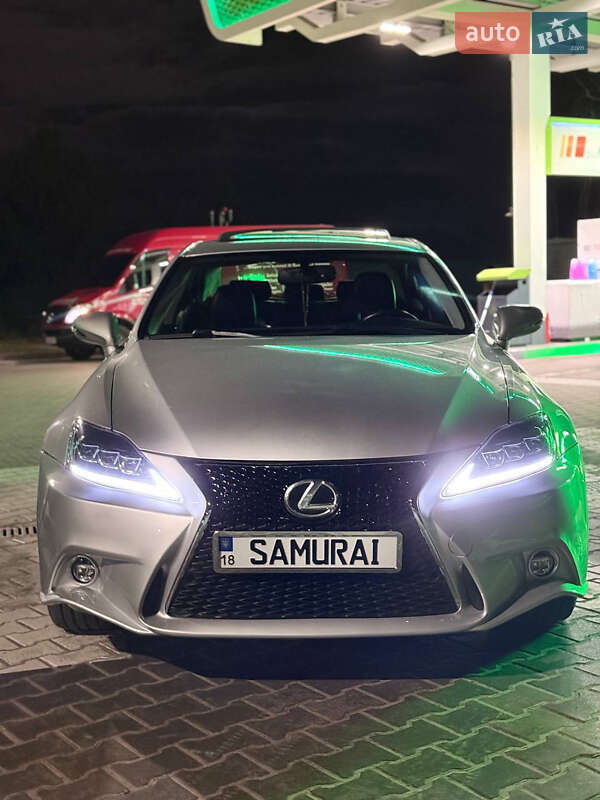 Седан Lexus IS 2010 в 