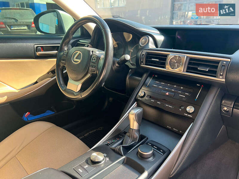 Седан Lexus IS 2017 в Одессе