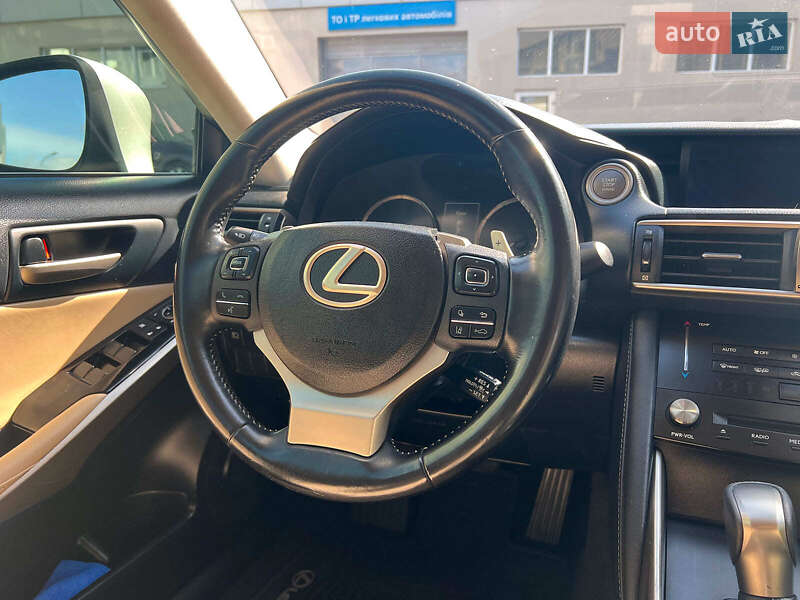 Седан Lexus IS 2017 в Одессе
