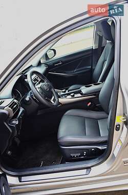 Седан Lexus IS 2013 в Білгороді-Дністровському