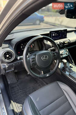 Седан Lexus IS 2023 в Днепре