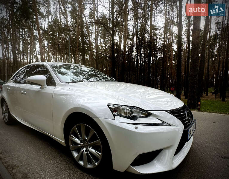 Lexus IS 2013