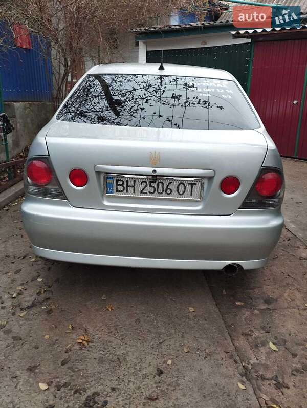 Седан Lexus IS 2002 в Кодимі