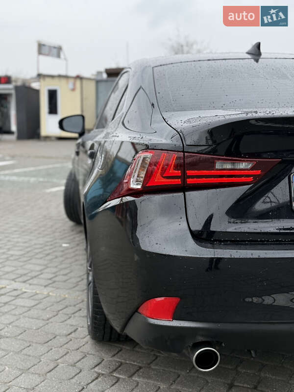 Седан Lexus IS 2015 в Львові фото 7 Седан Lexus IS 2015 в Львові