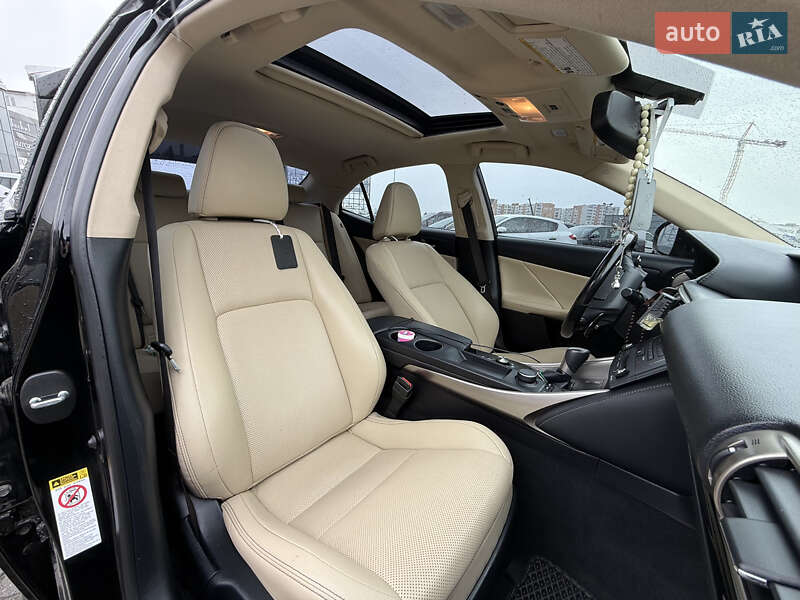 Седан Lexus IS 2015 в Львові фото 14 Седан Lexus IS 2015 в Львові
