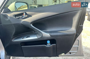 Седан Lexus IS 2012 в 