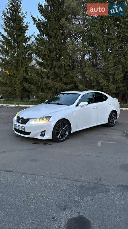 Седан Lexus IS 2012 в 