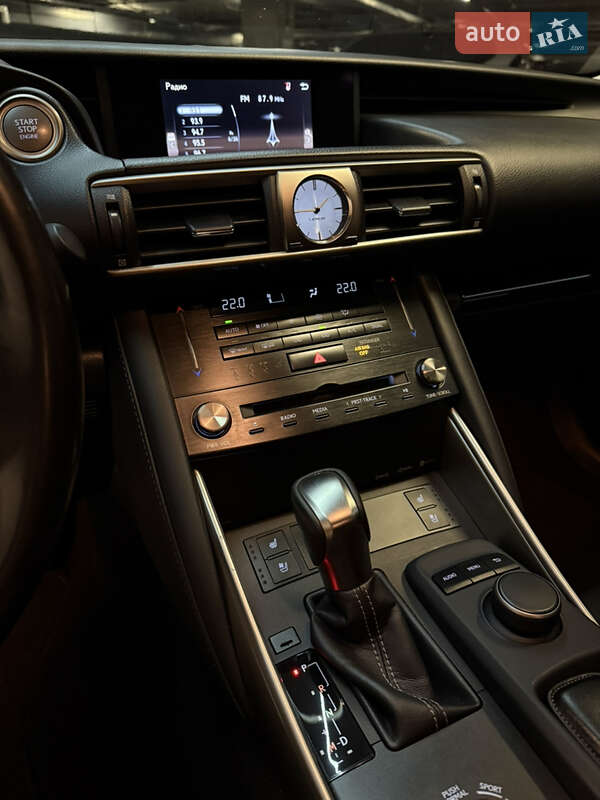 Седан Lexus IS 2016 в Днепре