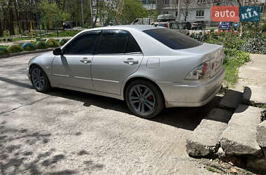 Седан Lexus IS 1999 в 