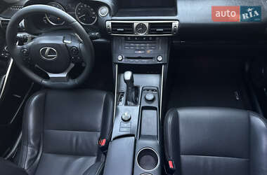 Седан Lexus IS 2016 в 