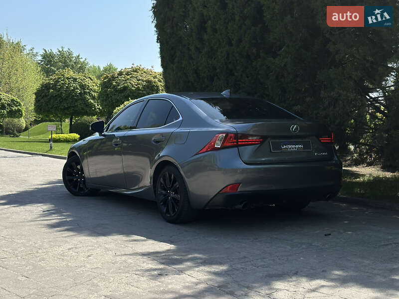 Седан Lexus IS 2016 в Дніпрі