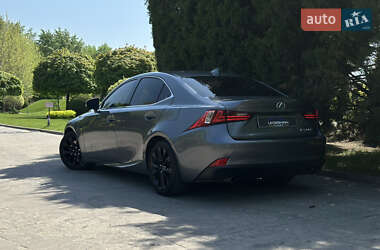 Седан Lexus IS 2016 в 